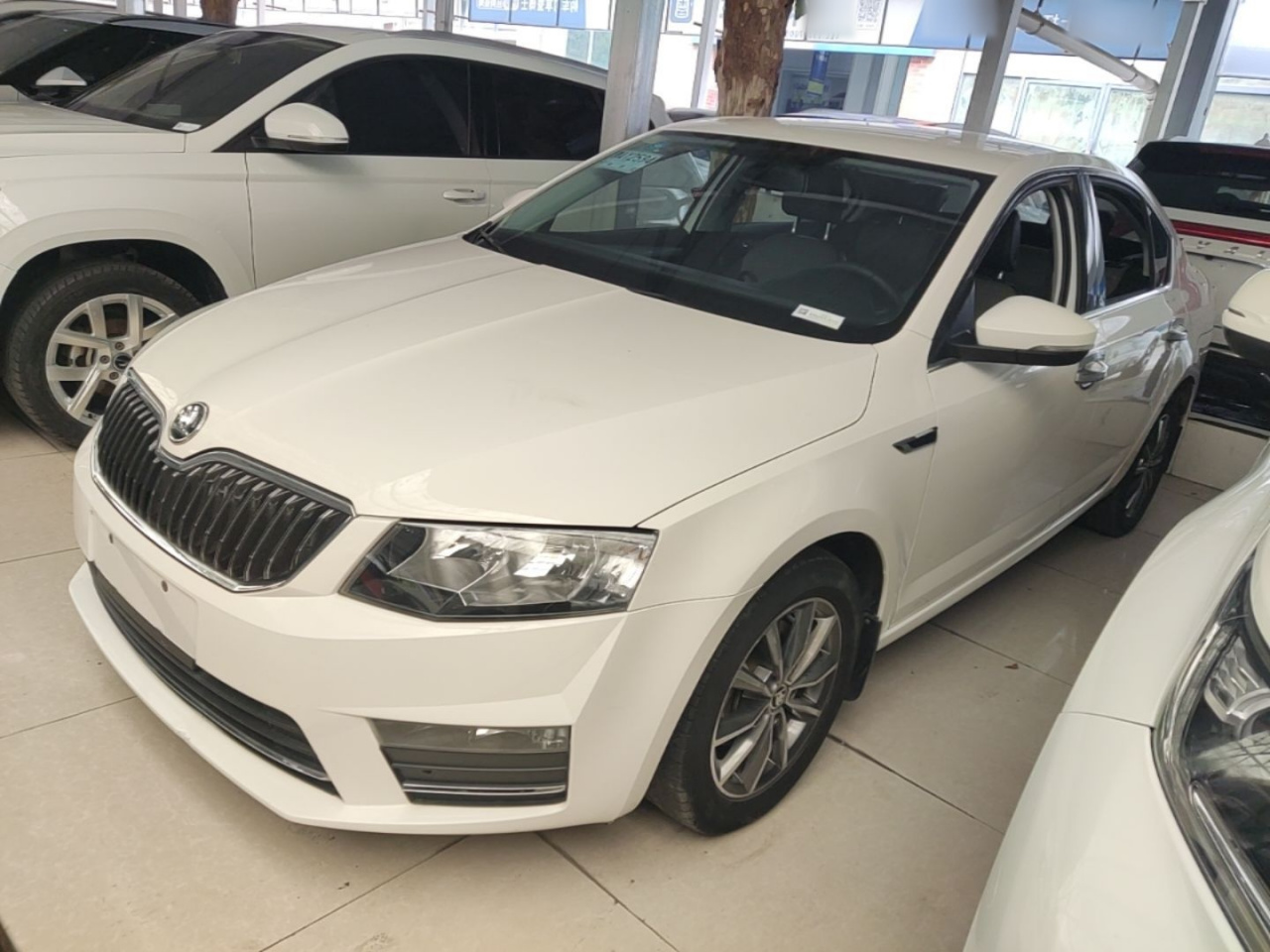 Octavia 2017 1.6L AT