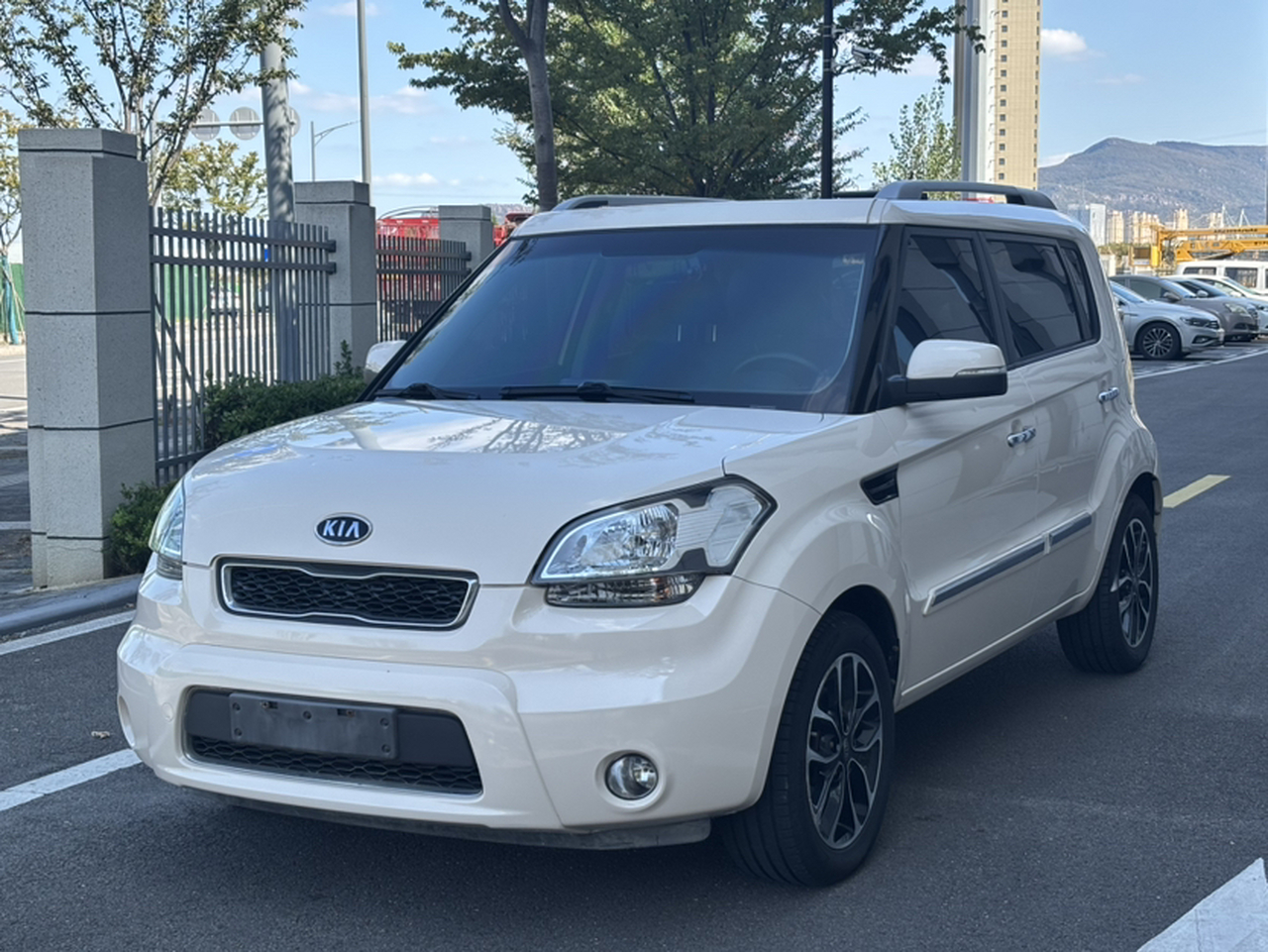 2013 1.6L AT Premium