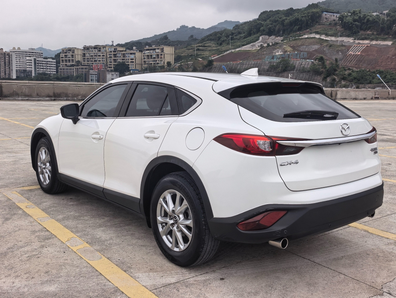 CX-4 2016 2.0L AT RWD photo 3