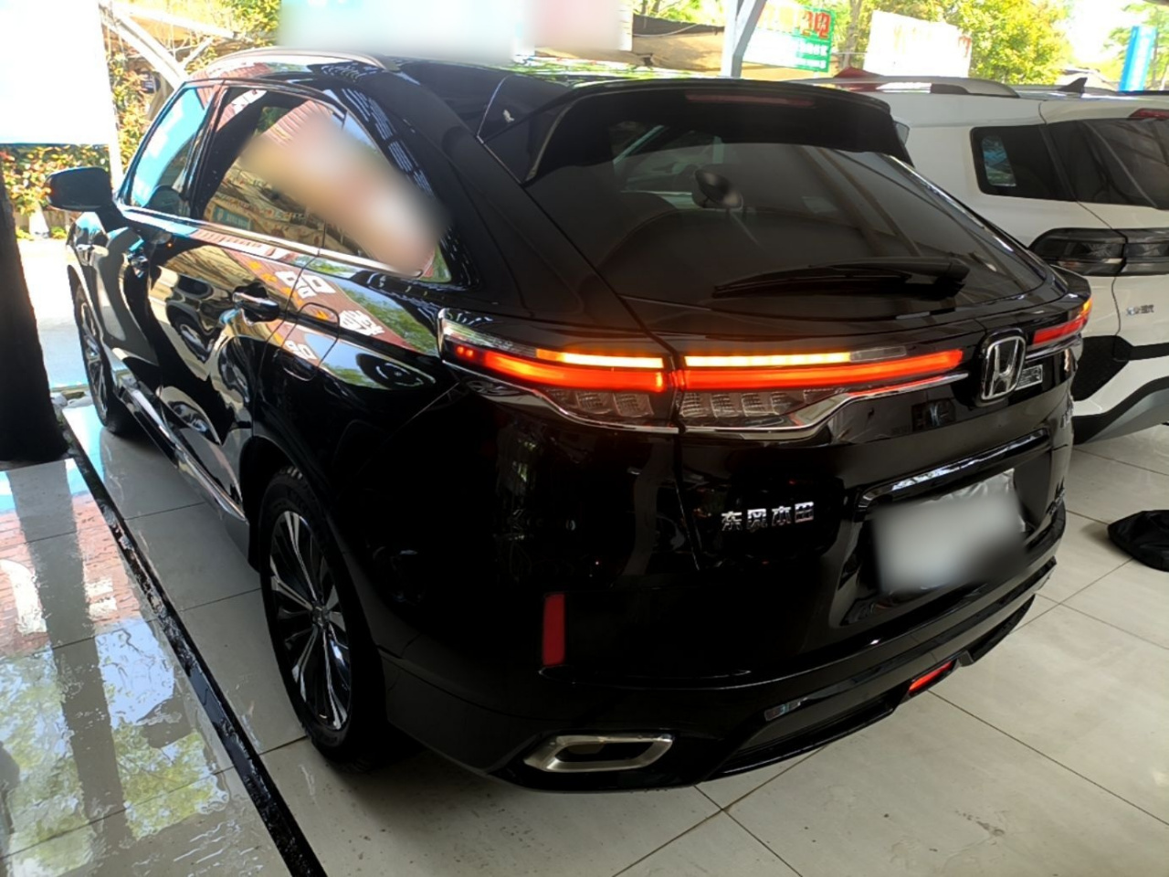 UR-V 2020 370TURBO RWD photo 3