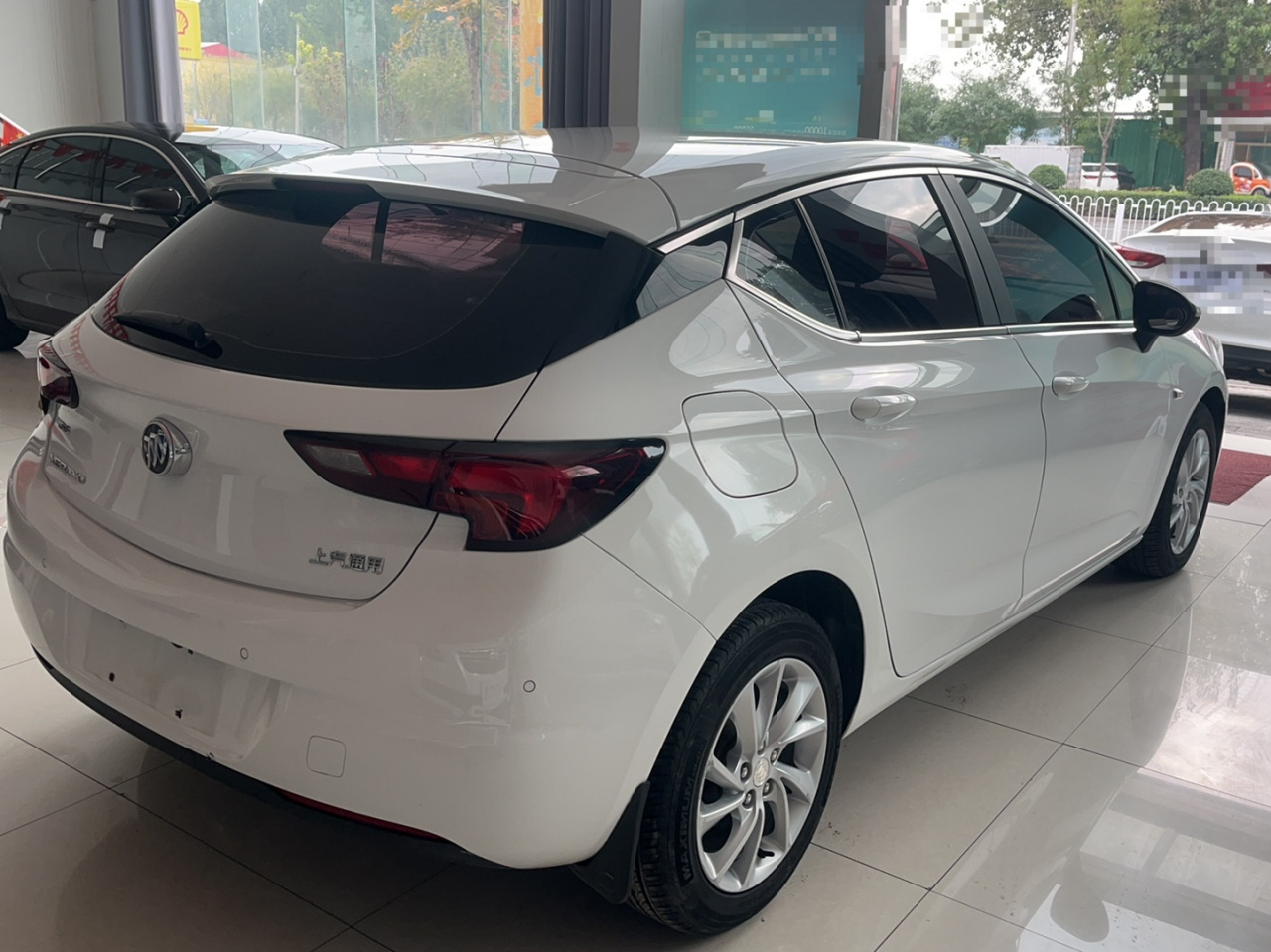 Verano 2016 Hatchback 15S AT Leading photo 4