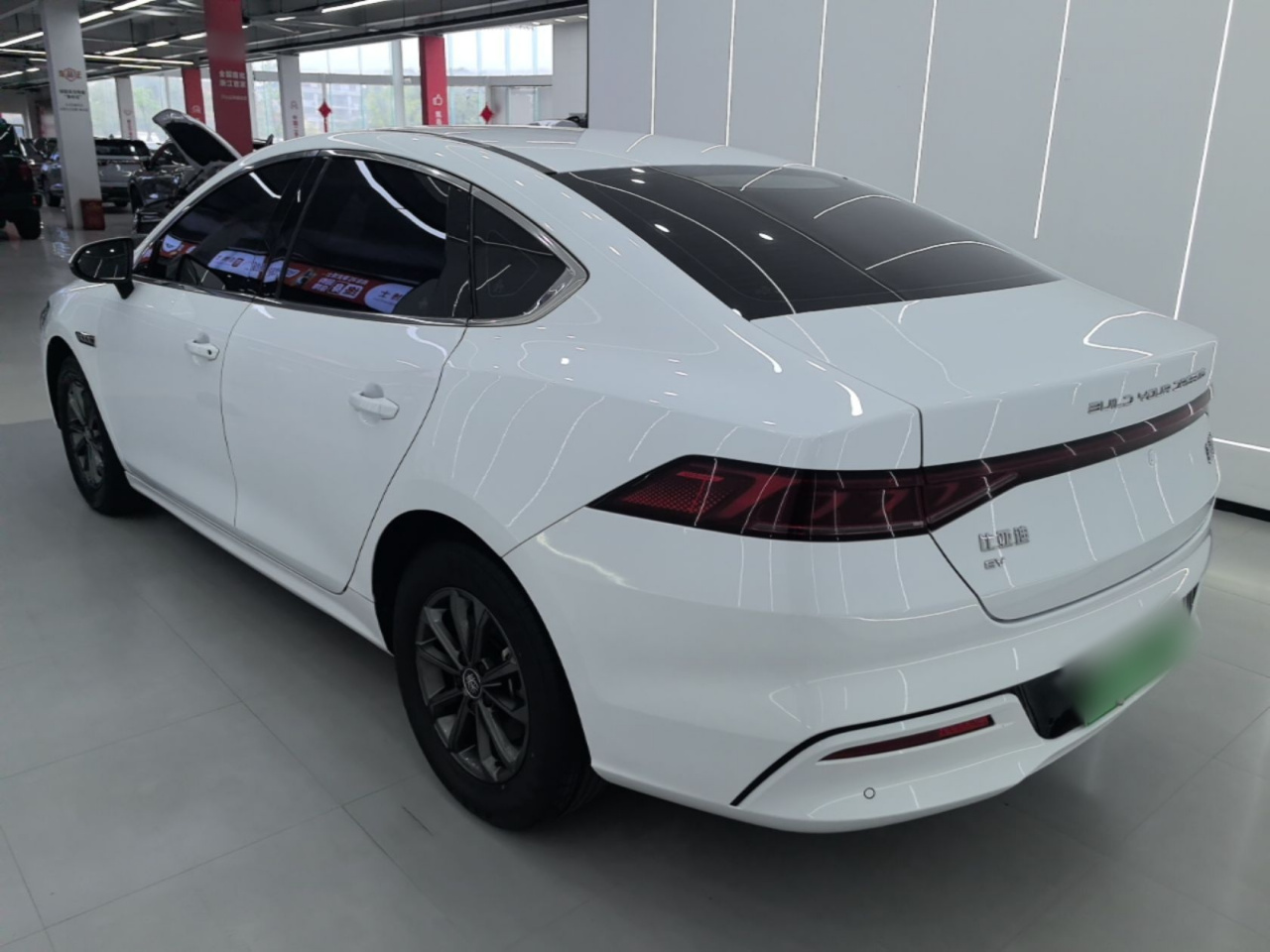 Qin PLUS 2023 EV 510KM photo 4