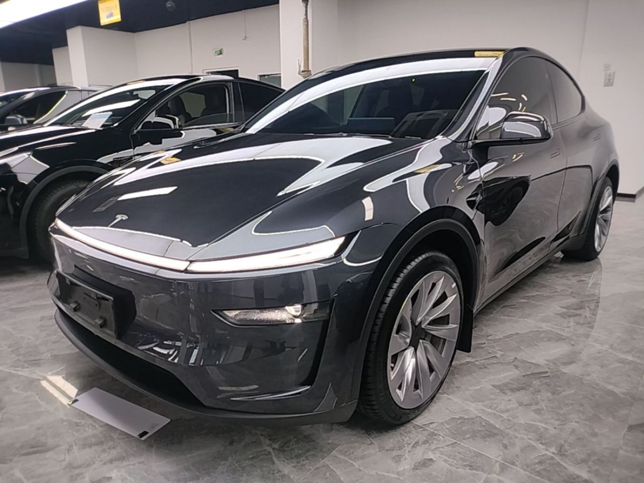 Model Y 2025 Long Range AWD Launch Edition