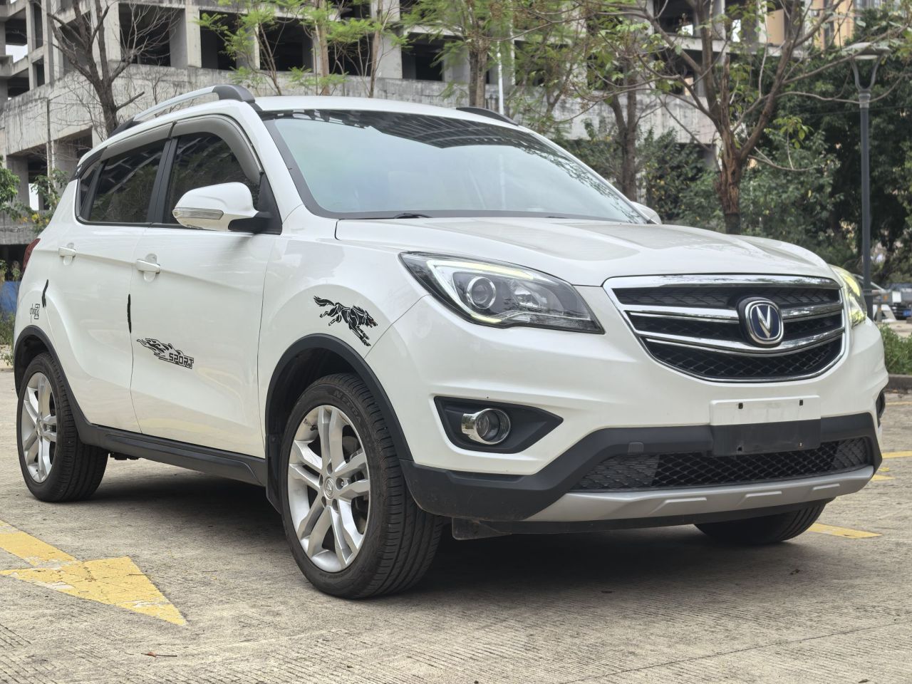 CS35 2017 1.6L MT Luxury photo 3
