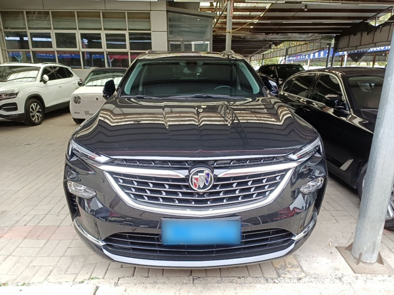 2022 652T AWD Premium 7-Seater photo 2