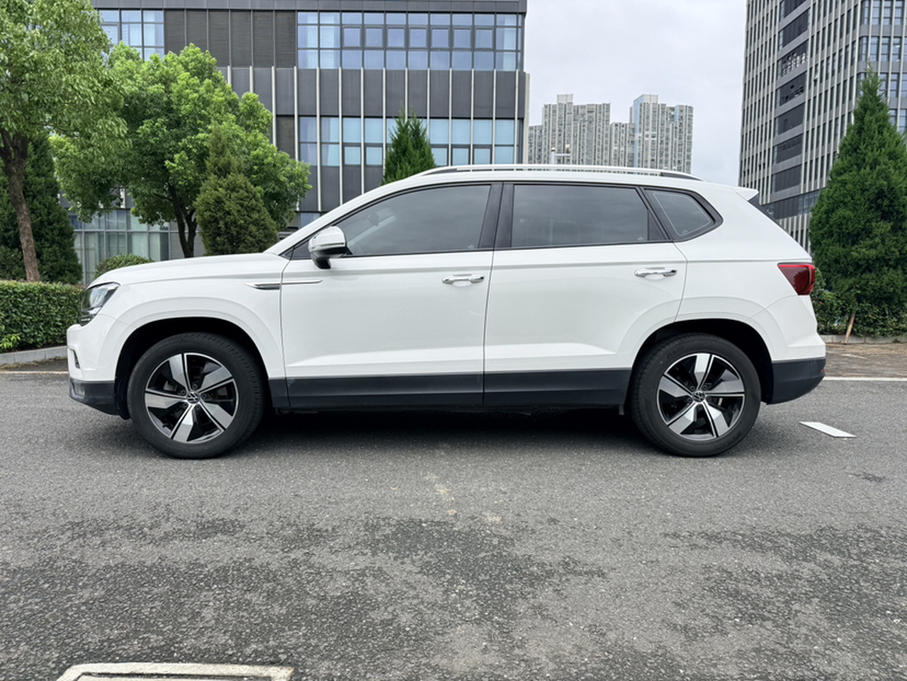 Tharu 2022 280TSI RWD Comfort photo 4