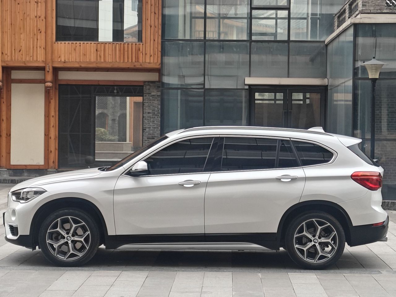 X1 2019 xDrive20Li Exclusive photo 4