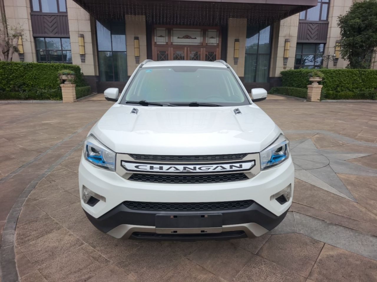 CS75 2015 1.8T AT AWD Elite IV photo 2