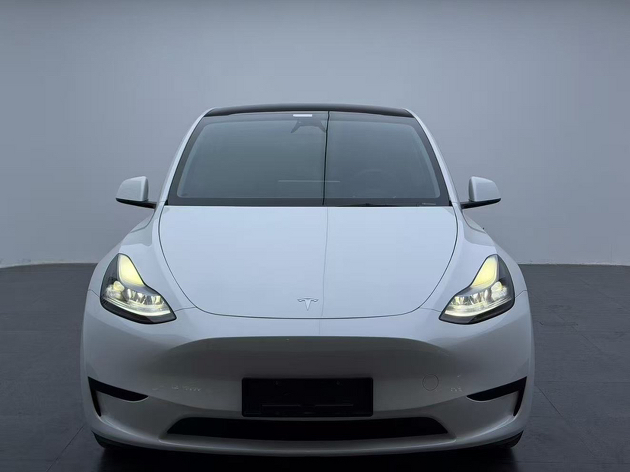 Model Y 2024 RWD photo 3