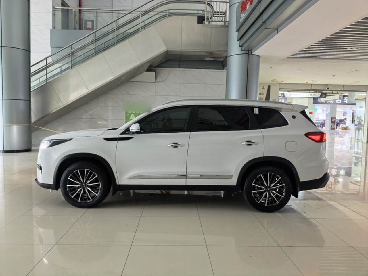 Tiggo 8 PRO 2025 290T RWD Luxury photo 4
