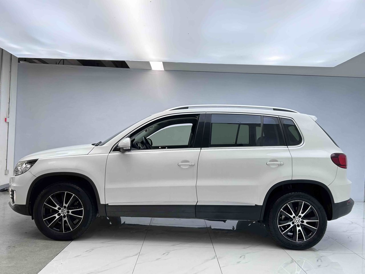 Tiguan 2015 1.8TSI AT RWD Luxury photo 4