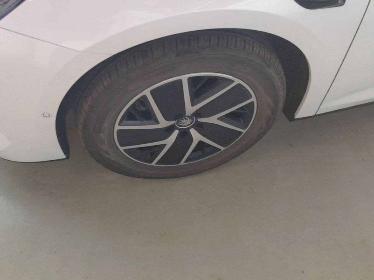 Qin L 2025 DM-i ADAS 120KM photo 2