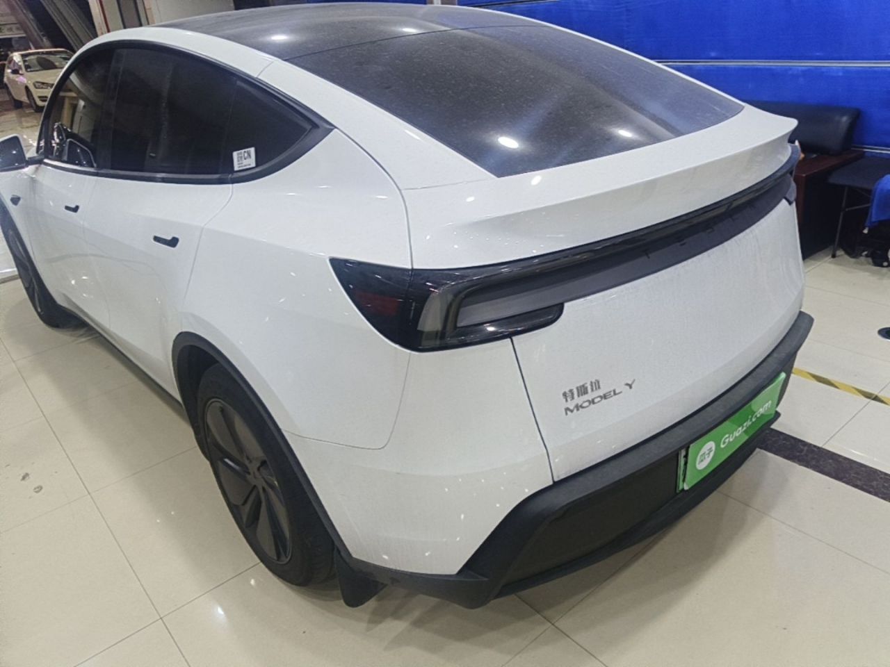 Model Y 2025 RWD photo 4
