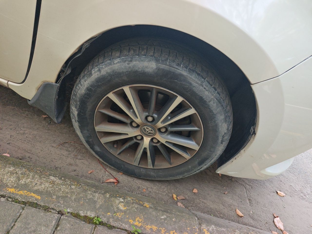 Levin 2014 1.6G CVT Elite photo 2