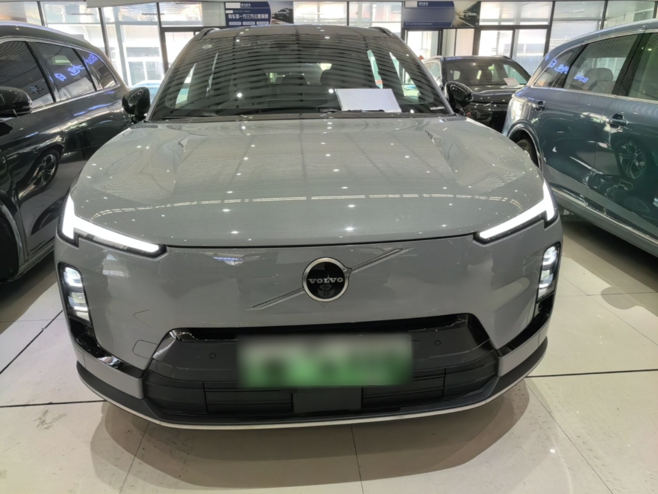 XC70 Hybrid 2026 AWD Extended Range Core photo 2