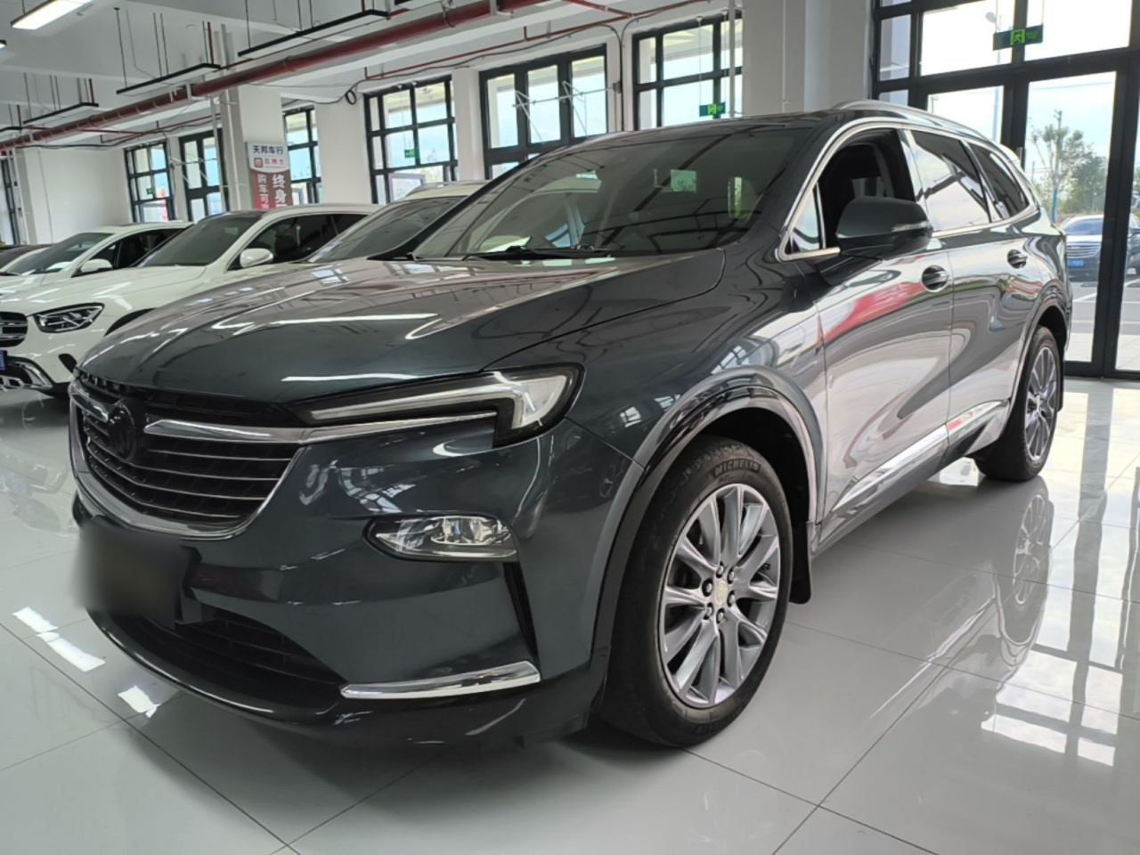 2020 28T AWD Premium