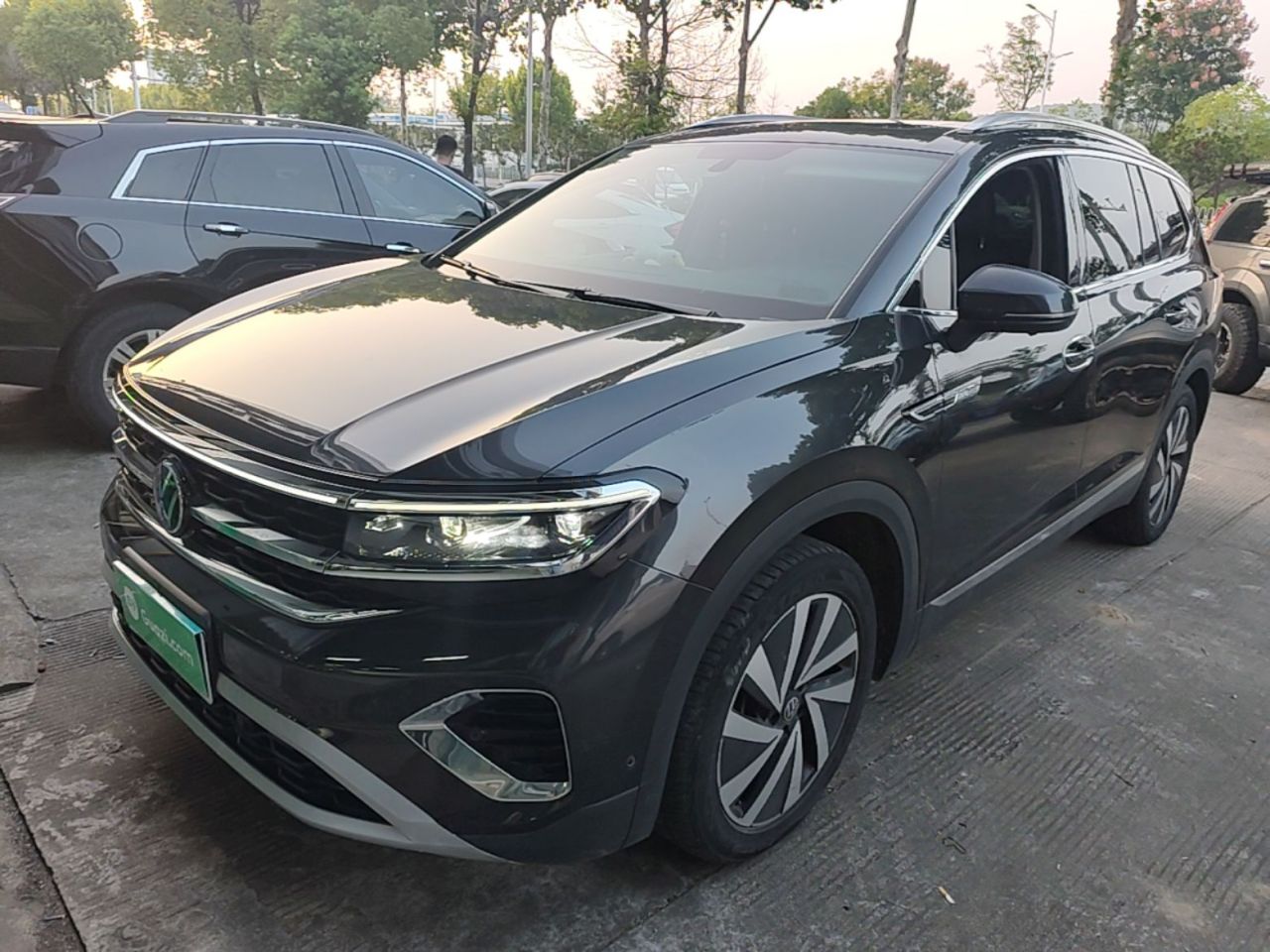 2021 330TSI RWD Luxury