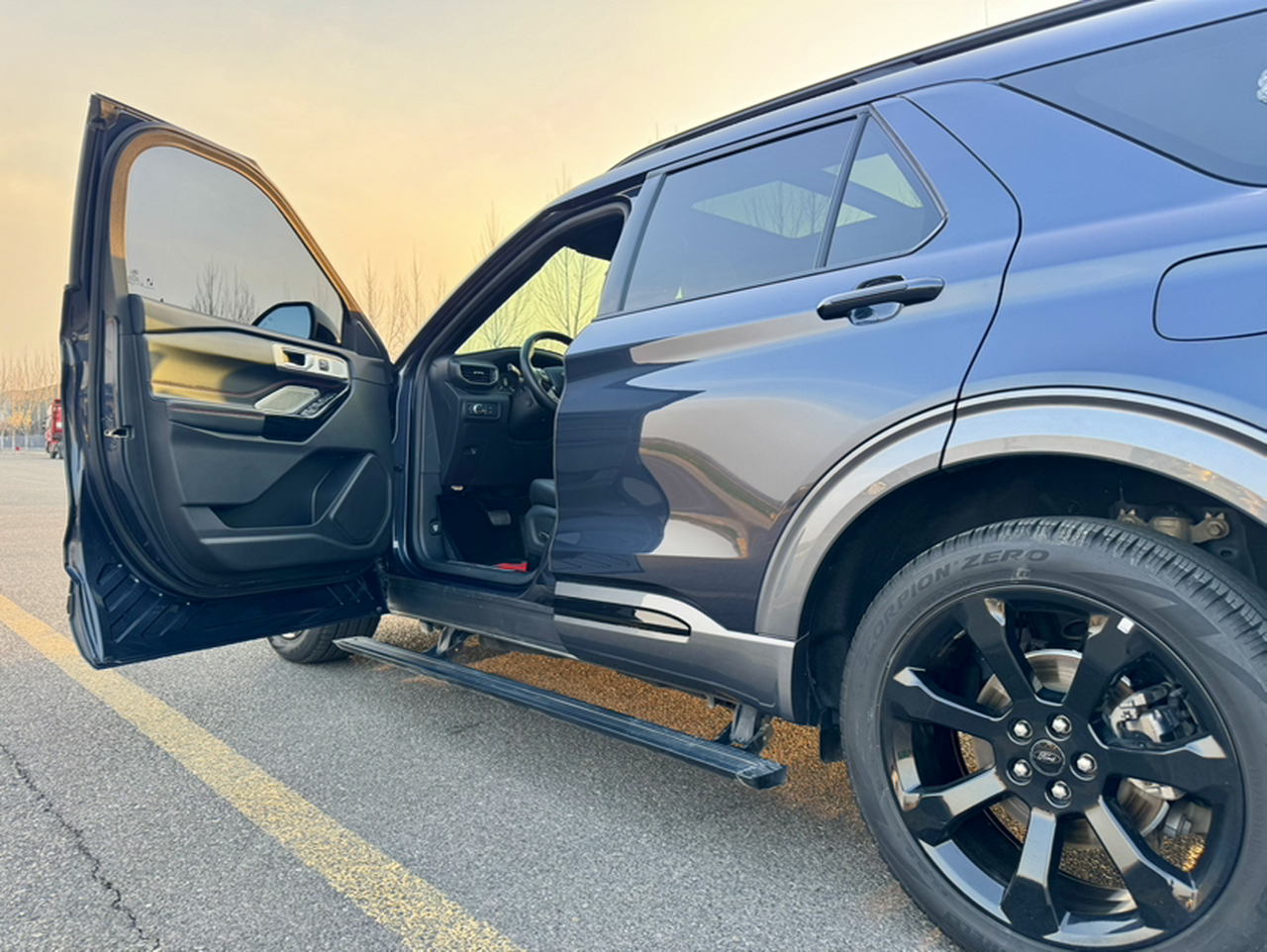 Explorer 2020 EcoBoost 285 AWD Sport ST-LINE 7-Seater photo 2