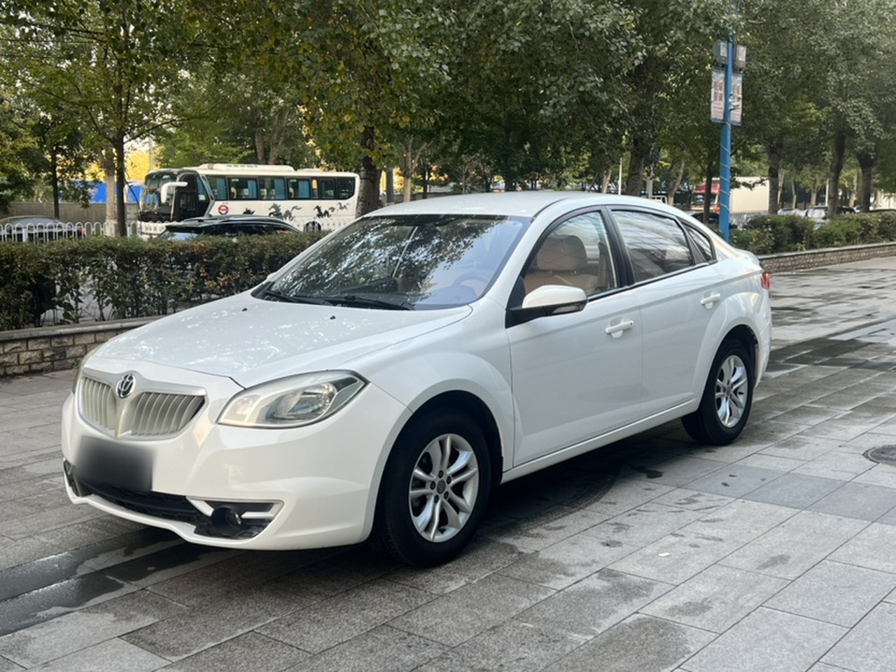 Zhonghua H330 2013 1.5L AT Comfort