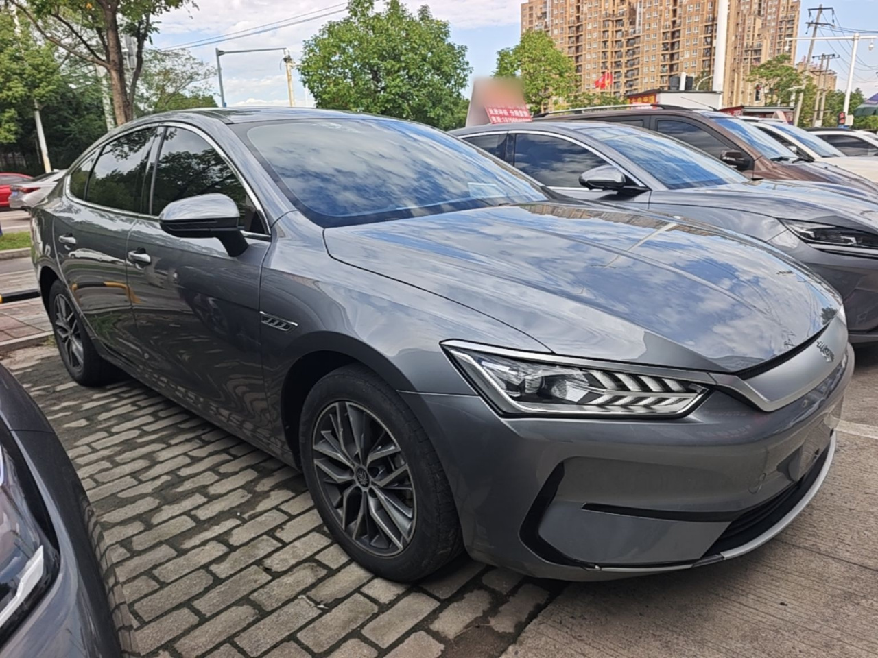 Qin PLUS 2021 EV 400KM Luxury photo 3