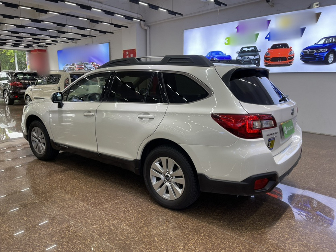 2017 2.5i Luxury EyeSight photo 3