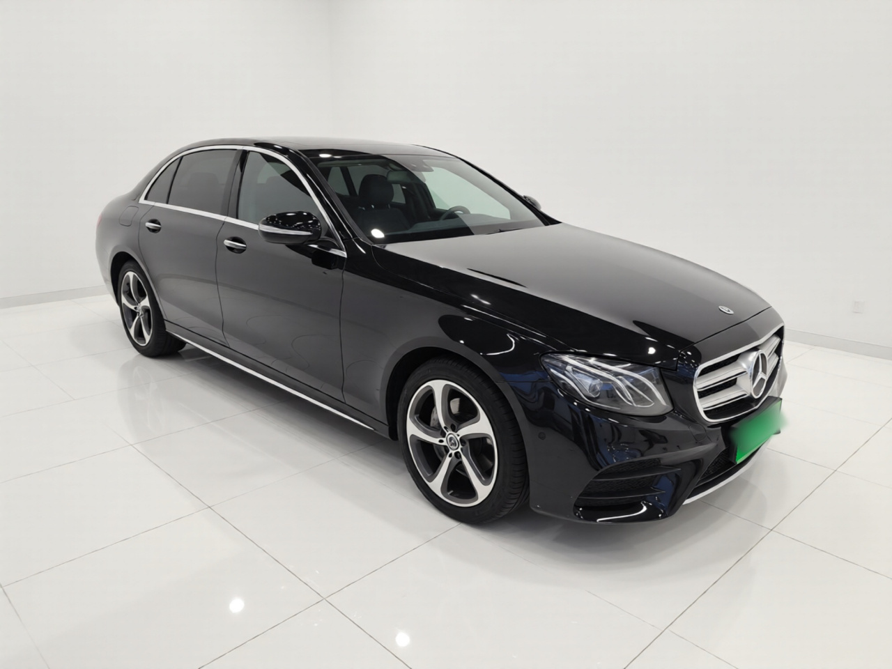 E-Class 2017 E 300 L Sport Luxury photo 3