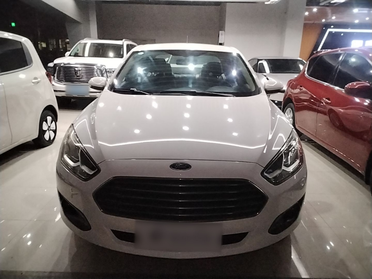 Escort 2015 1.5L MT Comfort photo 2