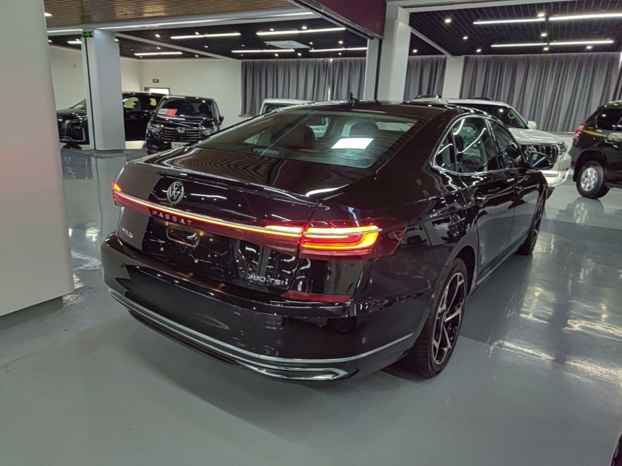 Passat 2024 380TSI photo 4