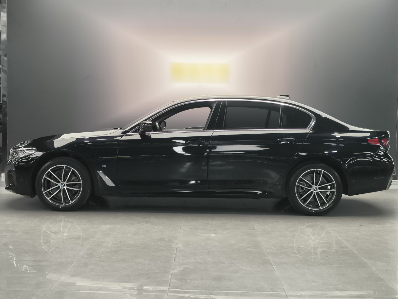5 Series 2022 Facelift 525Li M Sport Package photo 4