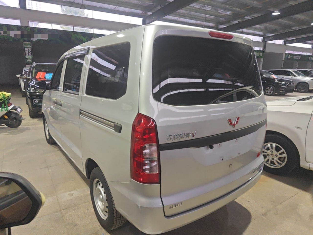 Wuling Hongguang V 2022 1.5L LAR photo 4
