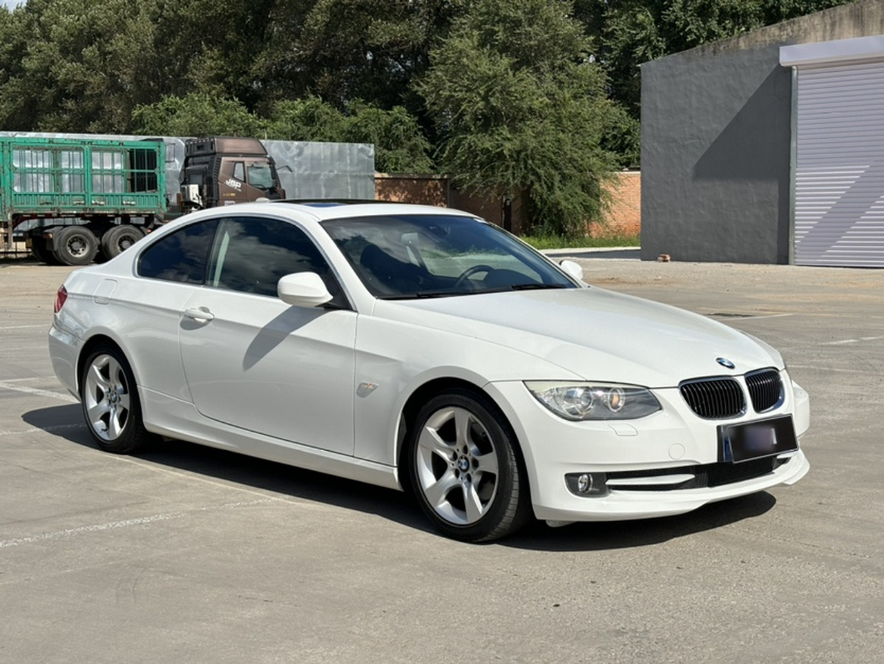 3 Series Imported 2011 325i 2-Door Coupe photo 3