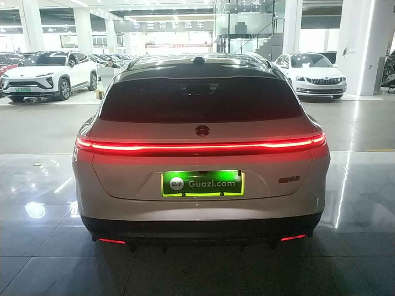 ET5T 2024 75kWh Touring photo 3