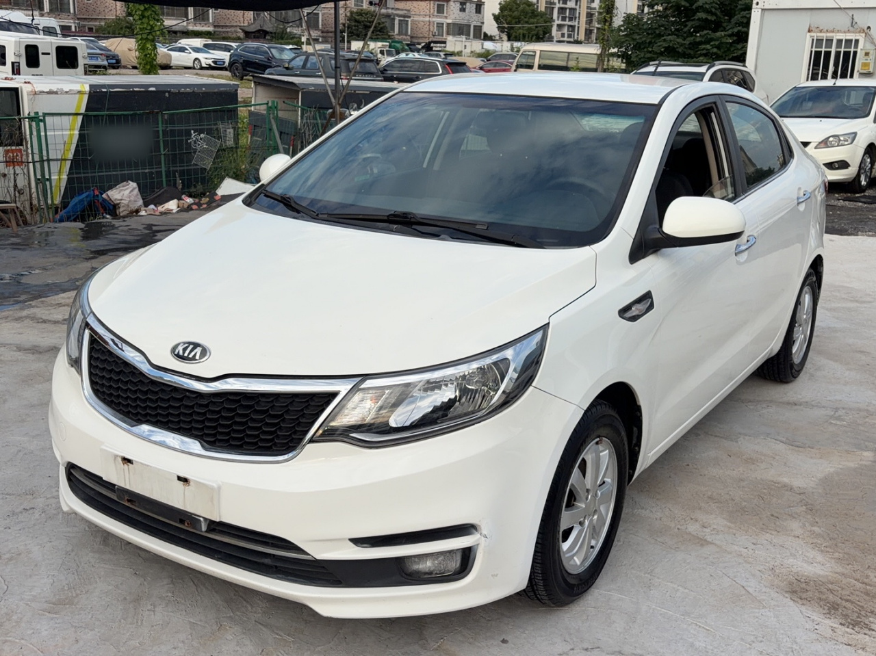 K2 2015 Sedan 1.4L MT GLS