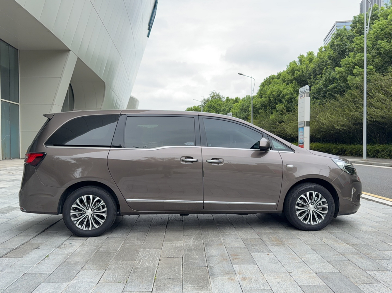 GL8 2021 652T Luxury photo 4