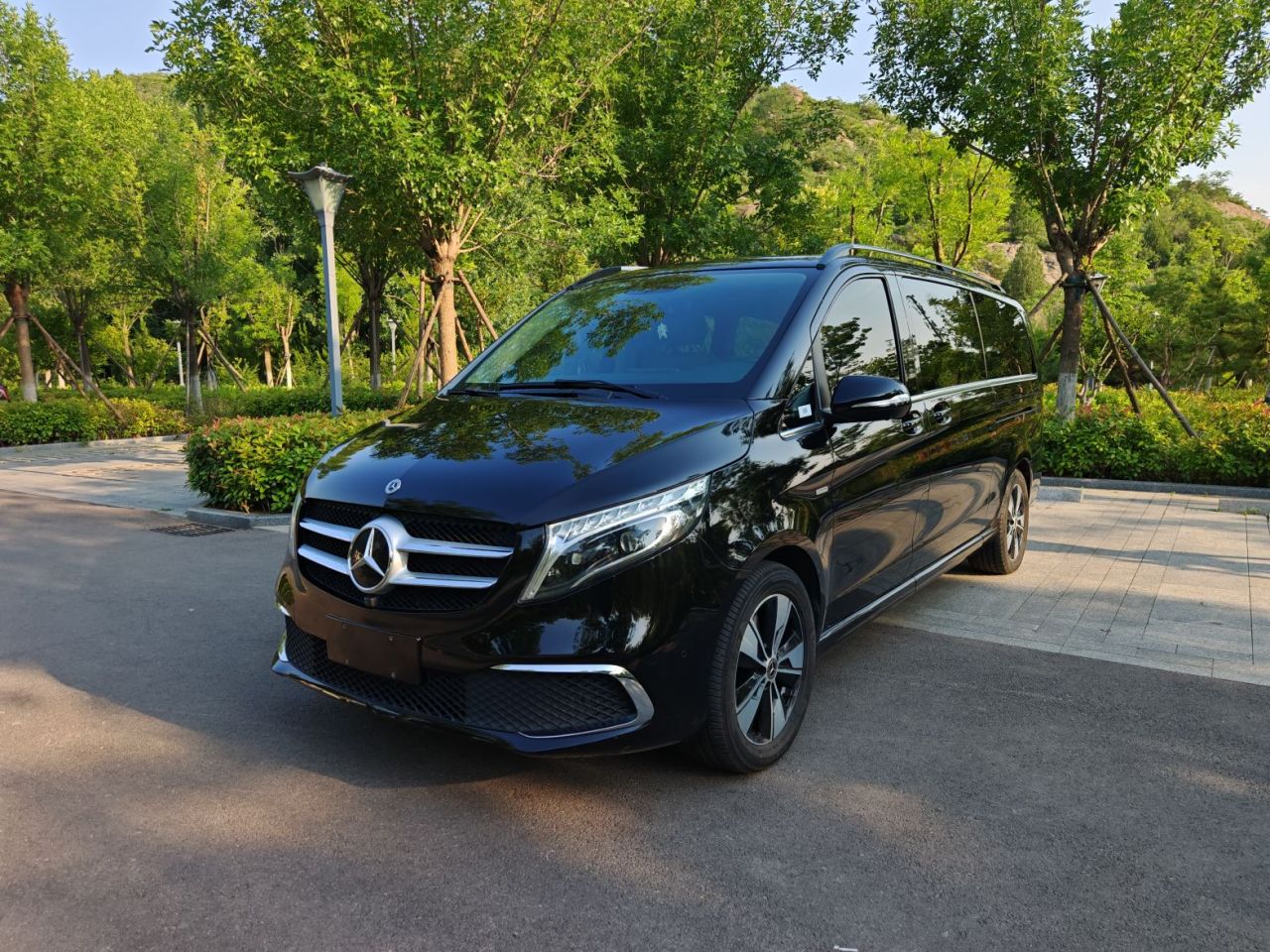 V-Class 2022 V 260 L Long Wheelbase Premium photo 2