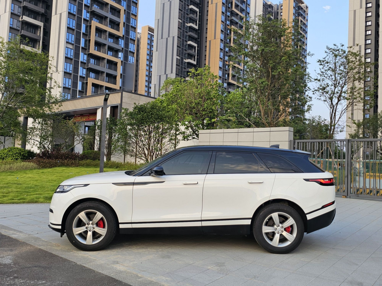 Range Rover Velar 2020 P250 photo 3
