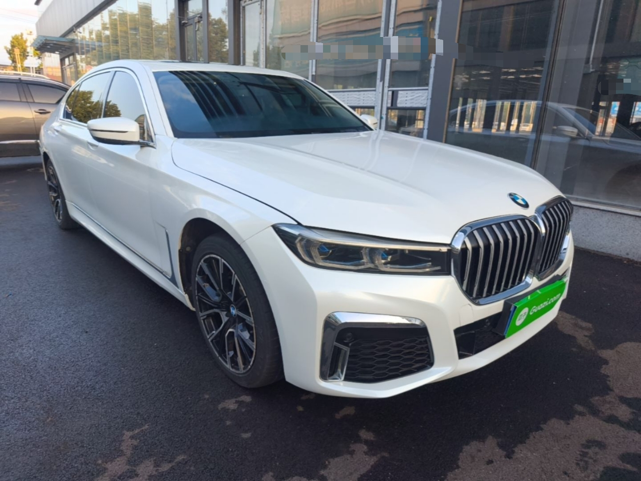 7 Series 2016 730Li Leading photo 5