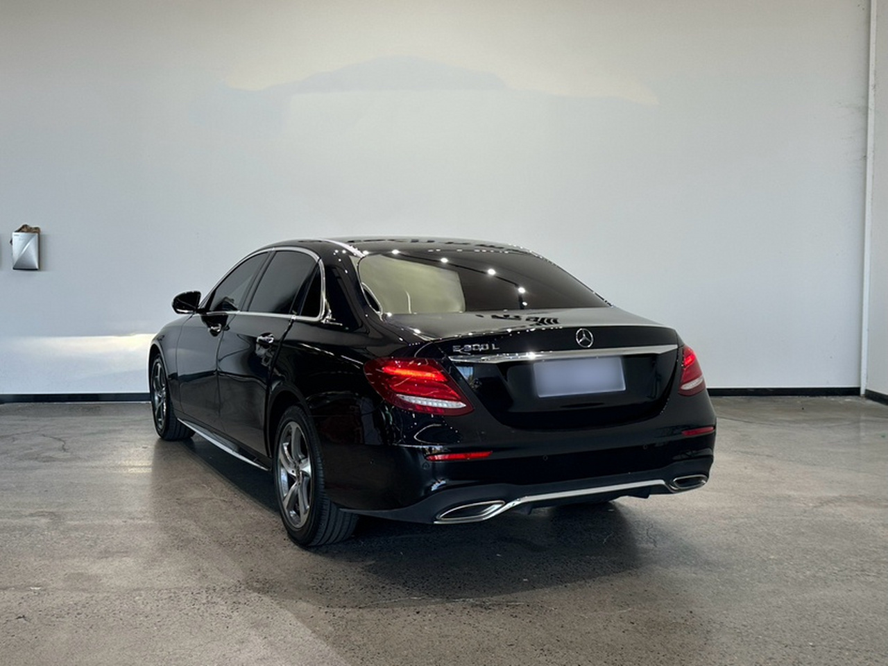 E-Class 2019 E 300 L Sport Luxury photo 3