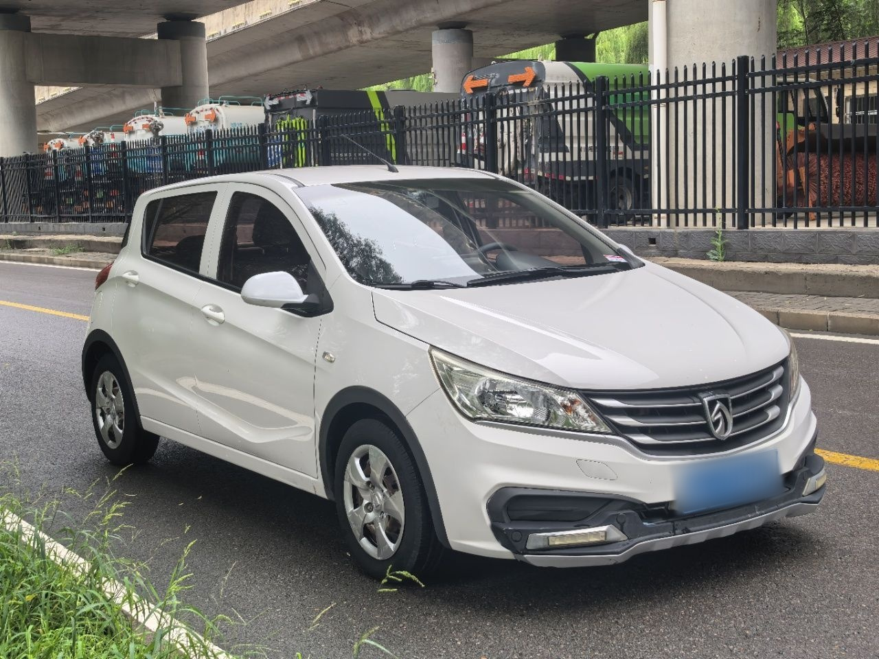 310 2016 1.2L MT Comfort photo 3