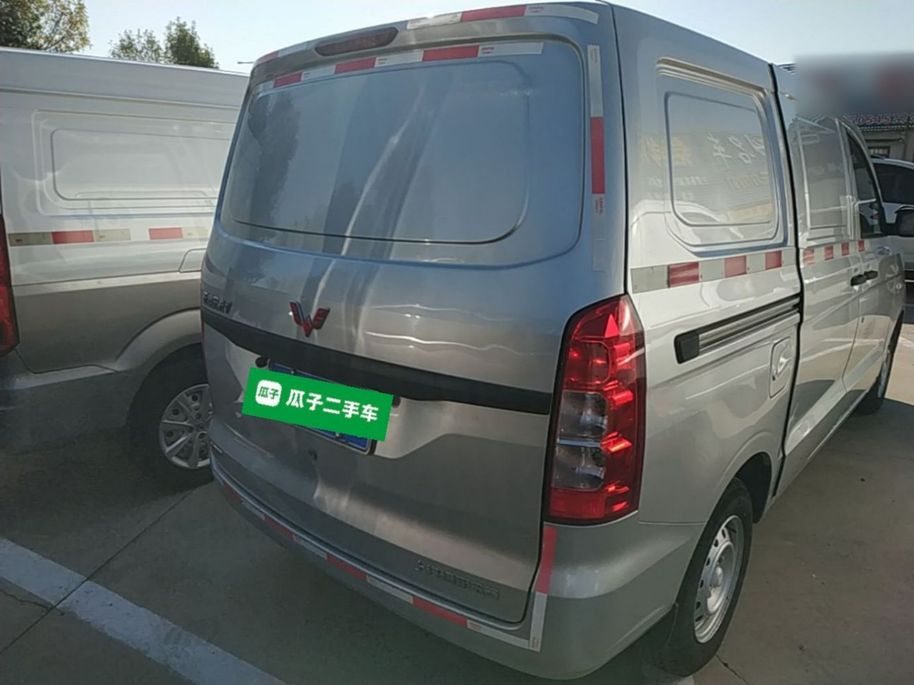 Wuling Hongguang V 2021 1.5L LAR photo 3