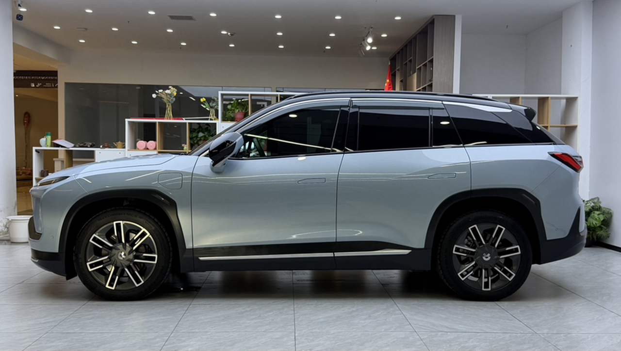 ES6 2020 600KM Sport photo 4