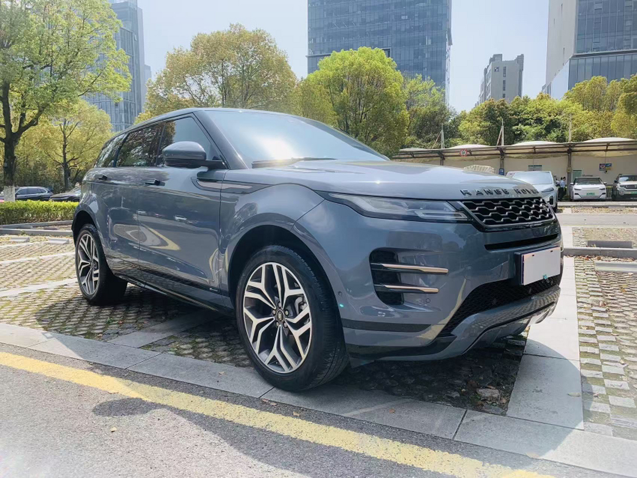 Range Rover Evoque 2020 249PS R-DYNAMIC S Sport photo 2