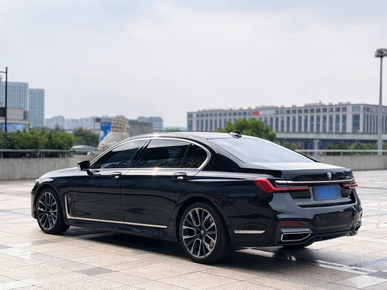 7 Series 2019 Facelift 740Li Leading M Sport Package photo 3