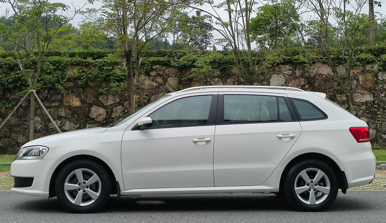 2013 1.6L AT photo 2