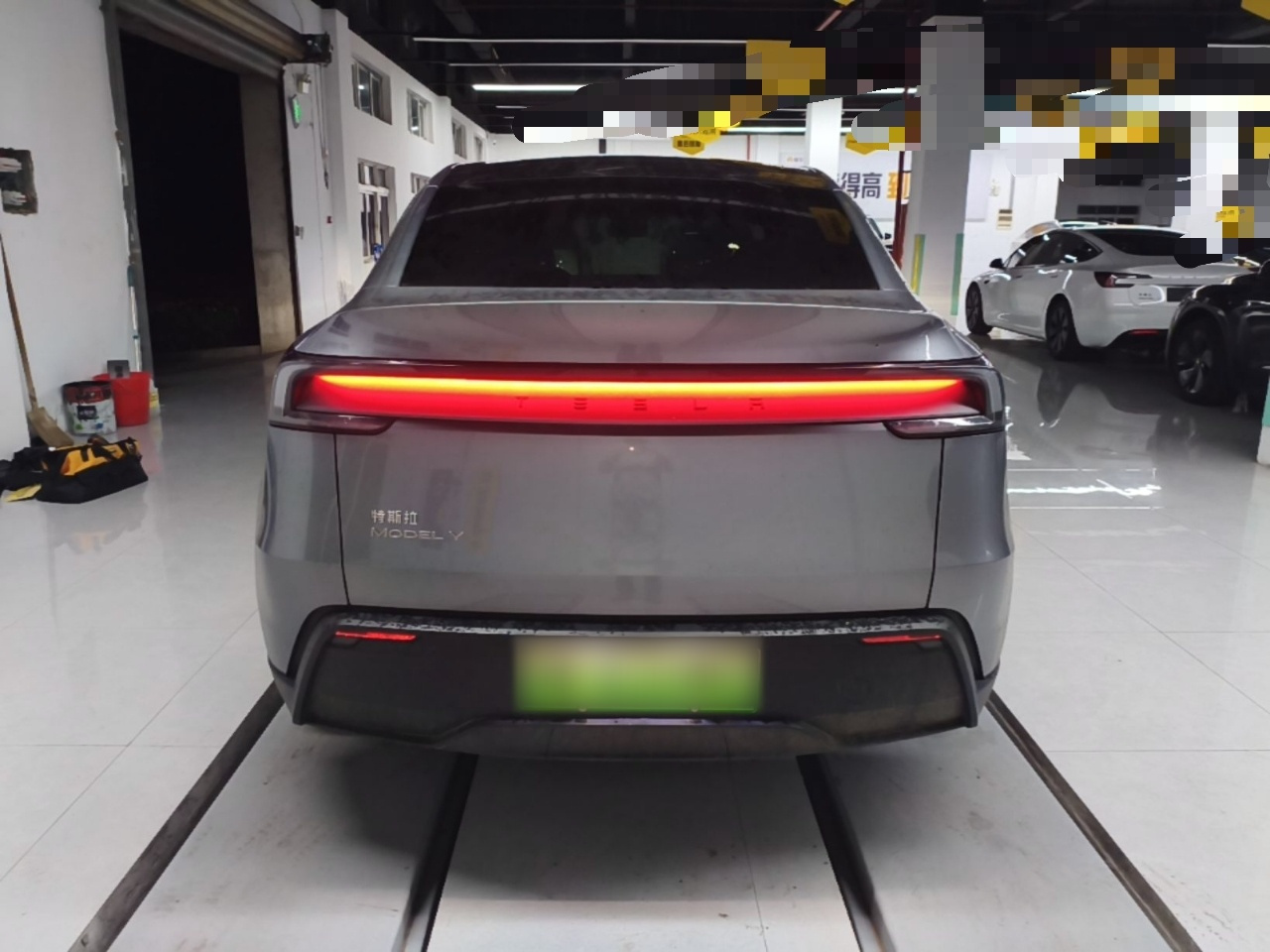 Model Y 2025 RWD photo 5