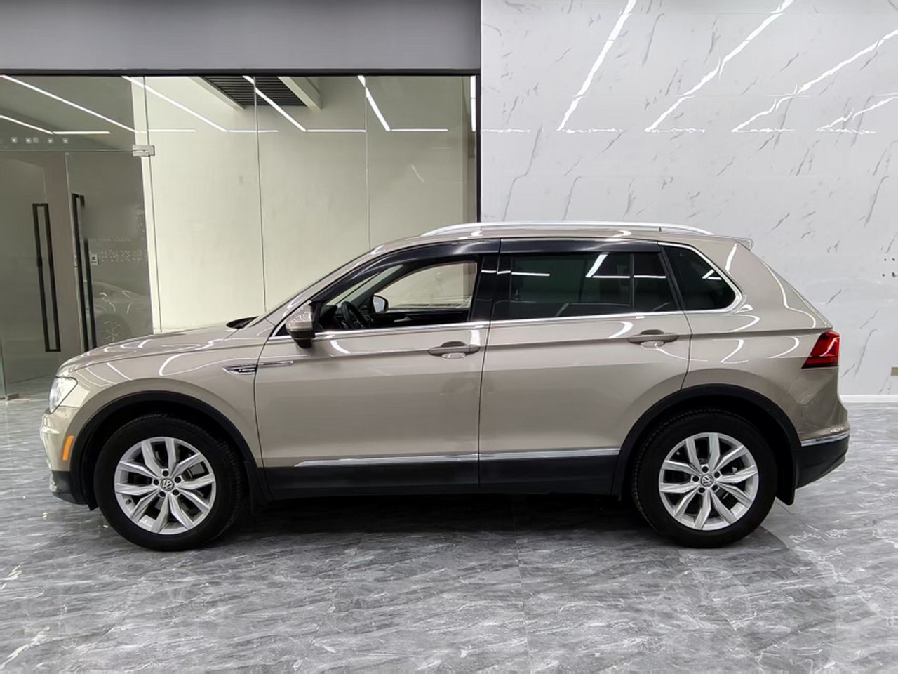Tiguan 2017 330TSI AWD photo 4