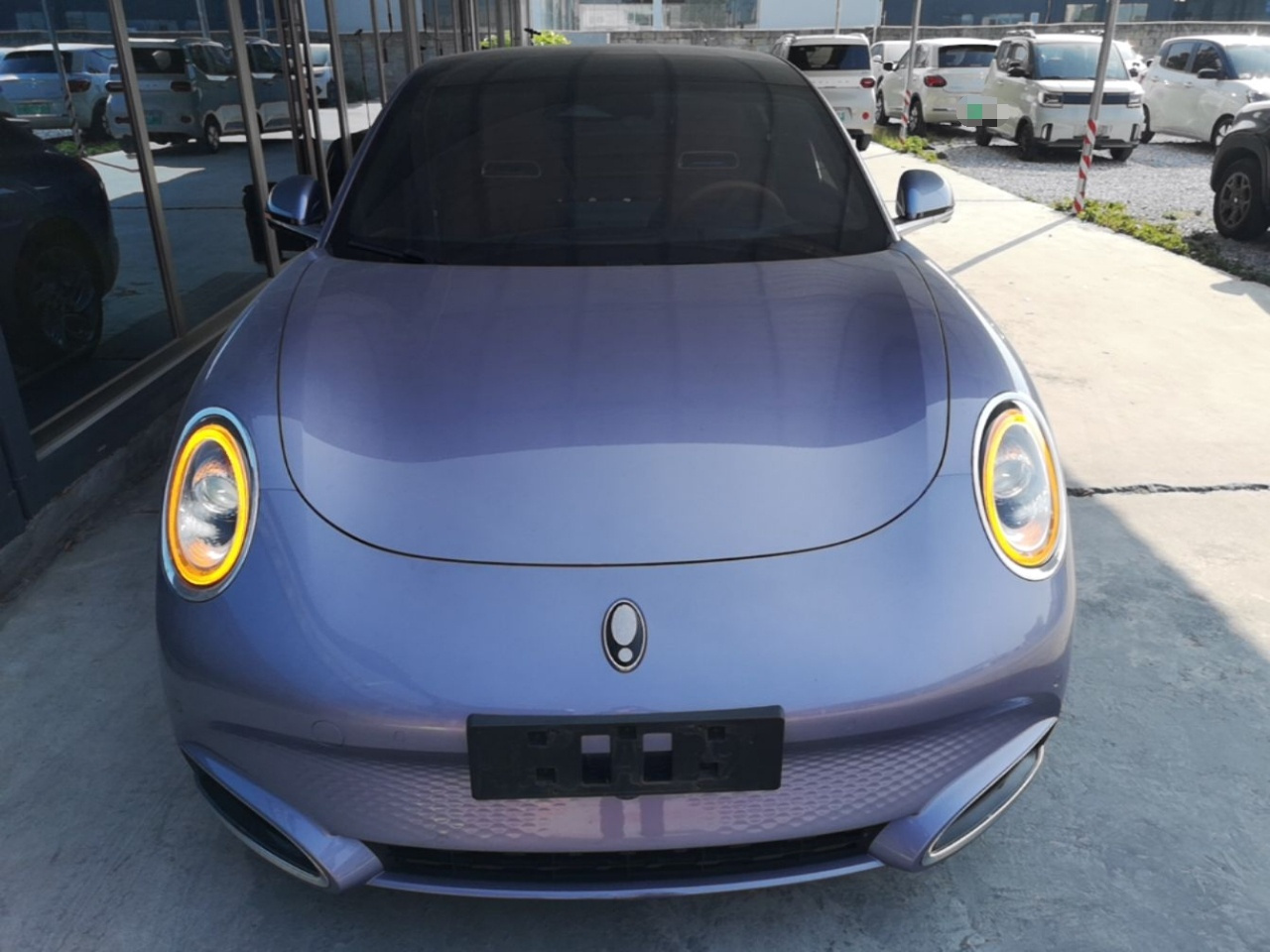 2022 555km Premium photo 2