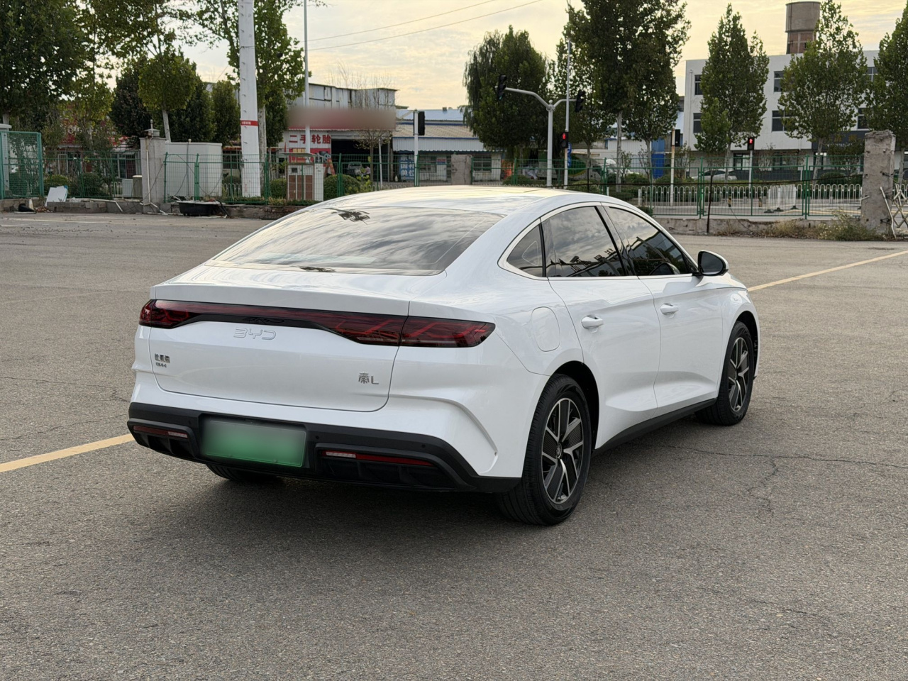 Qin L 2024 DM-i 120KM Leading photo 4
