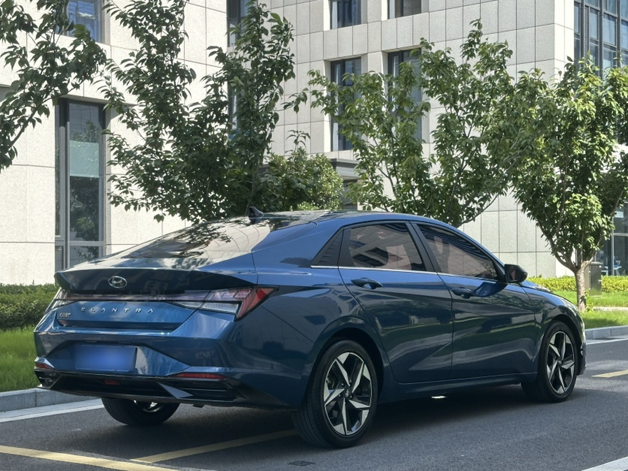 Elantra 2022 1.5L CVT LUX Premium photo 2