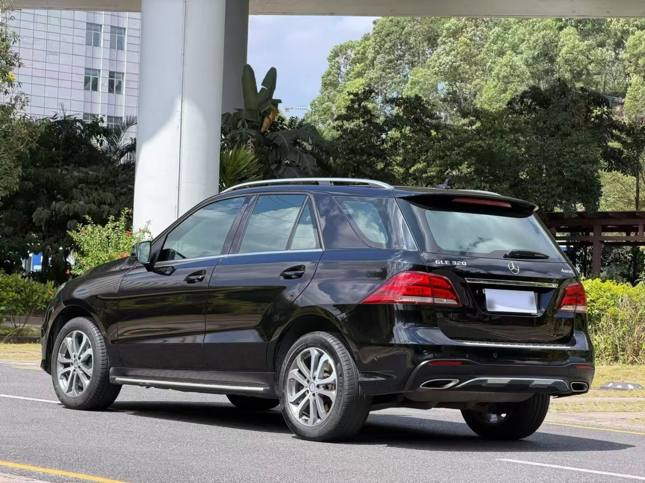 GLE Imported 2016 GLE 320 4MATIC Dynamic photo 4